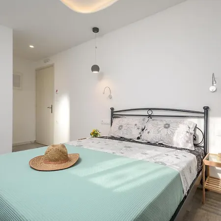 Depis & * Naxos City